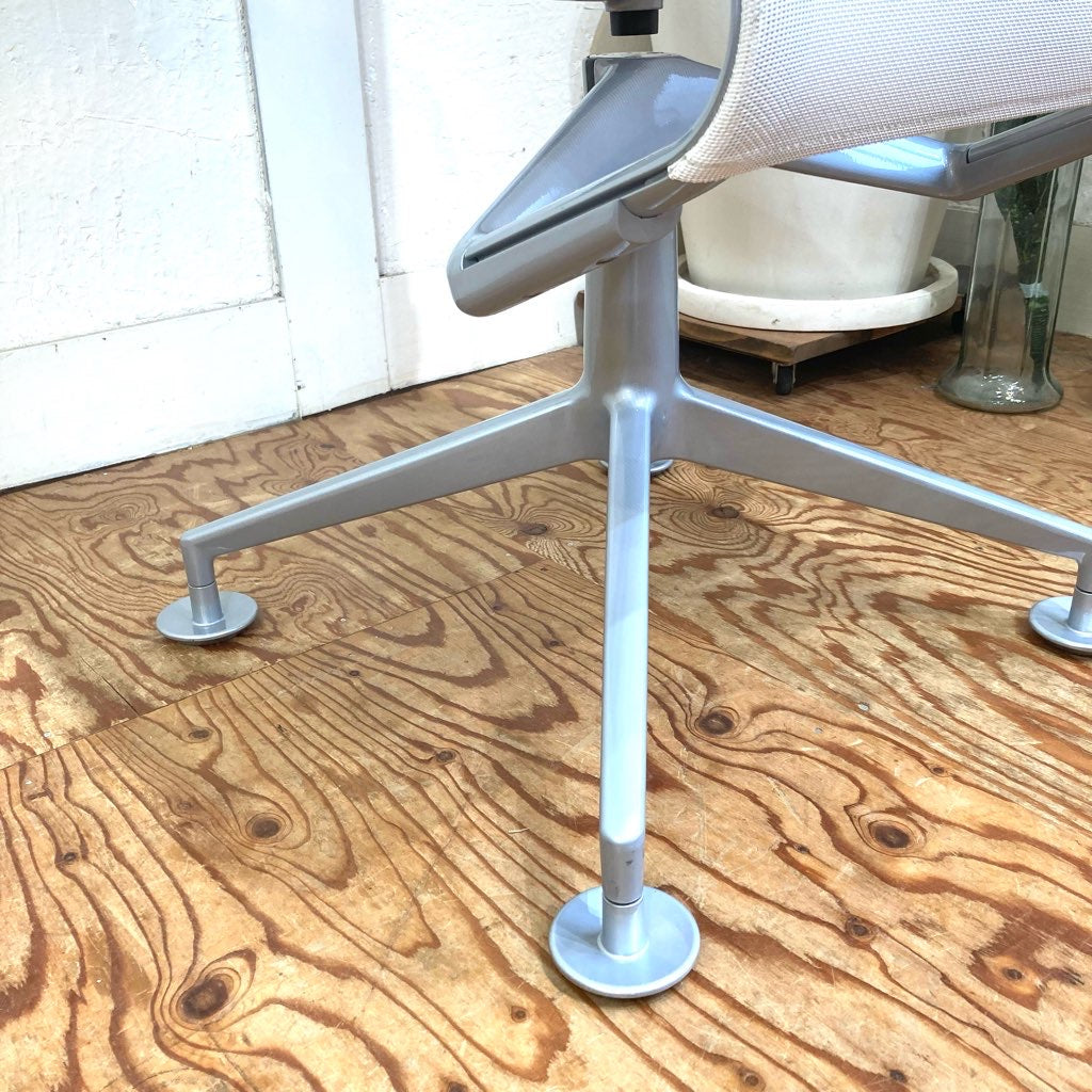 カッシーナイクスシー アリアス / Alias ミーティングフレーム ローリングフレーム ホワイト メッシュアームチェア イタリア 中古