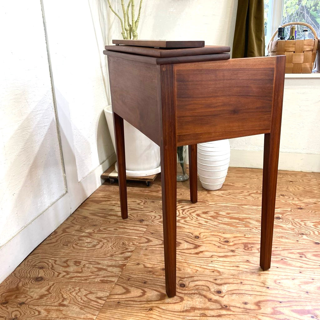 ライティングデスク 小ぶりな書斎デスク 引出し付き ヴィンテージ