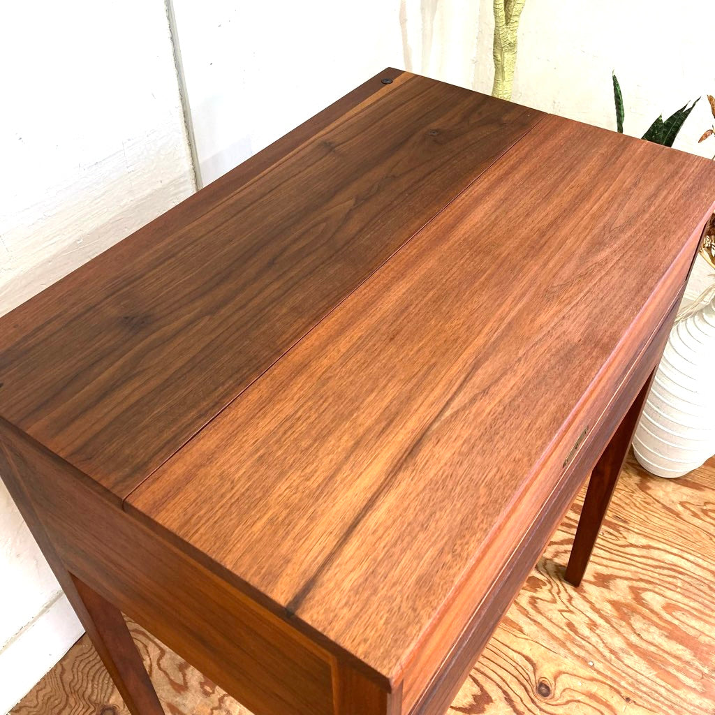 ライティングデスク 小ぶりな書斎デスク 引出し付き ヴィンテージ