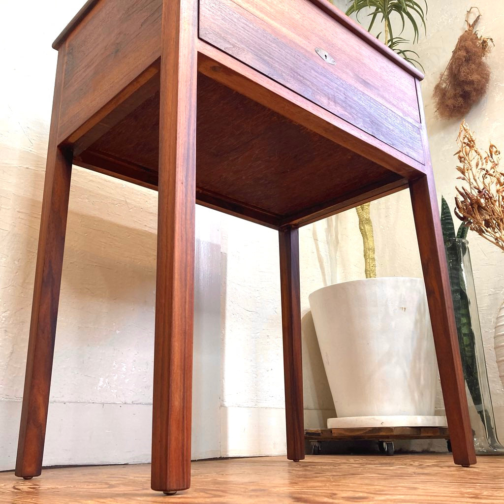 ライティングデスク 小ぶりな書斎デスク 引出し付き ヴィンテージ