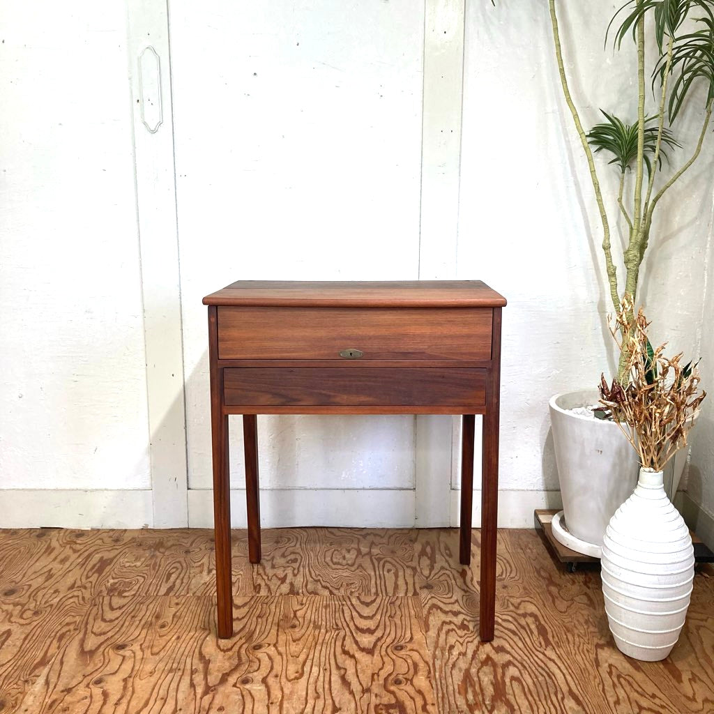 ライティングデスク 小ぶりな書斎デスク 引出し付き ヴィンテージ