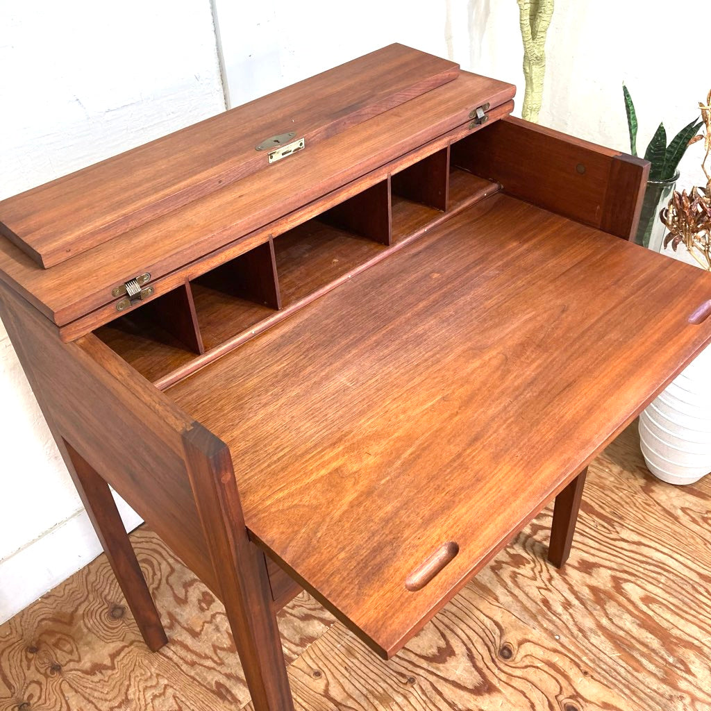 ライティングデスク 小ぶりな書斎デスク 引出し付き ヴィンテージ