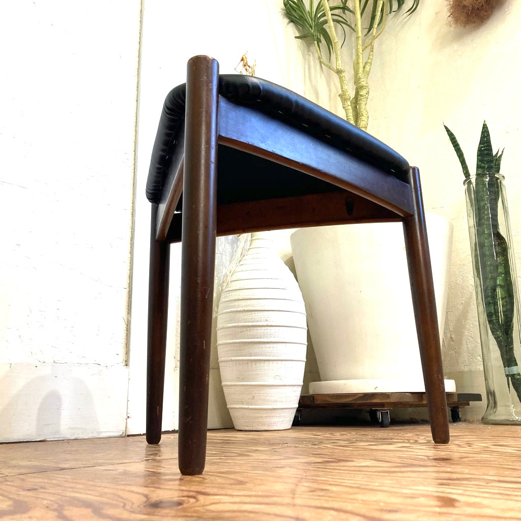 鳥取家具工業 トライアングル スツール ビニールレザー 三角 ヴィテージ