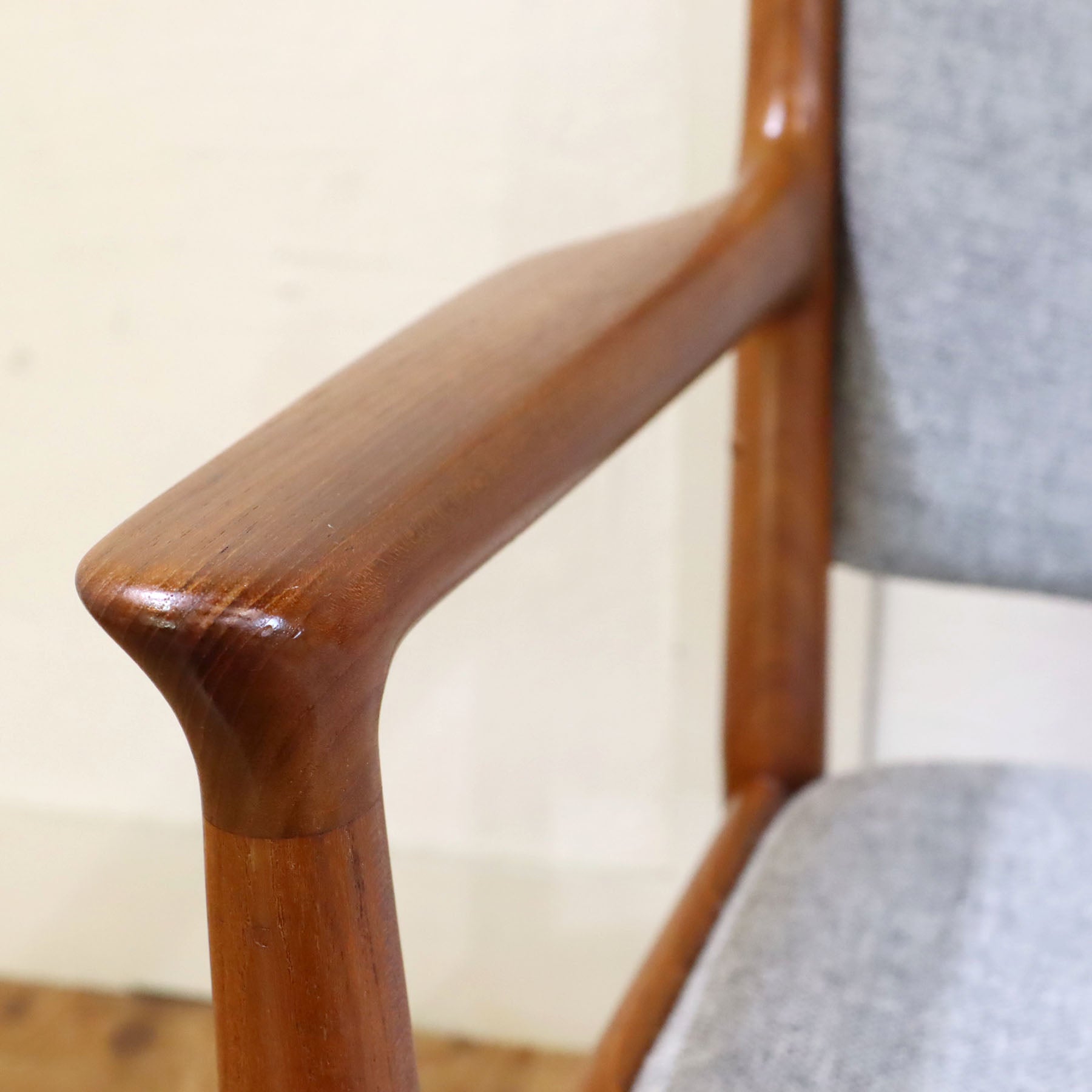 ヨハネスハンセン JH513チェア ハンスJウェグナー ヴィンテージ イージーチェア チーク材 北欧デンマーク 希少