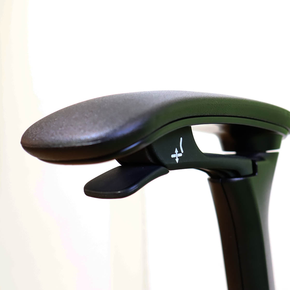 オカムラ コンテッサ / Contessa CM51BB FBH6 オフィスチェア ヘッドレスト 中古