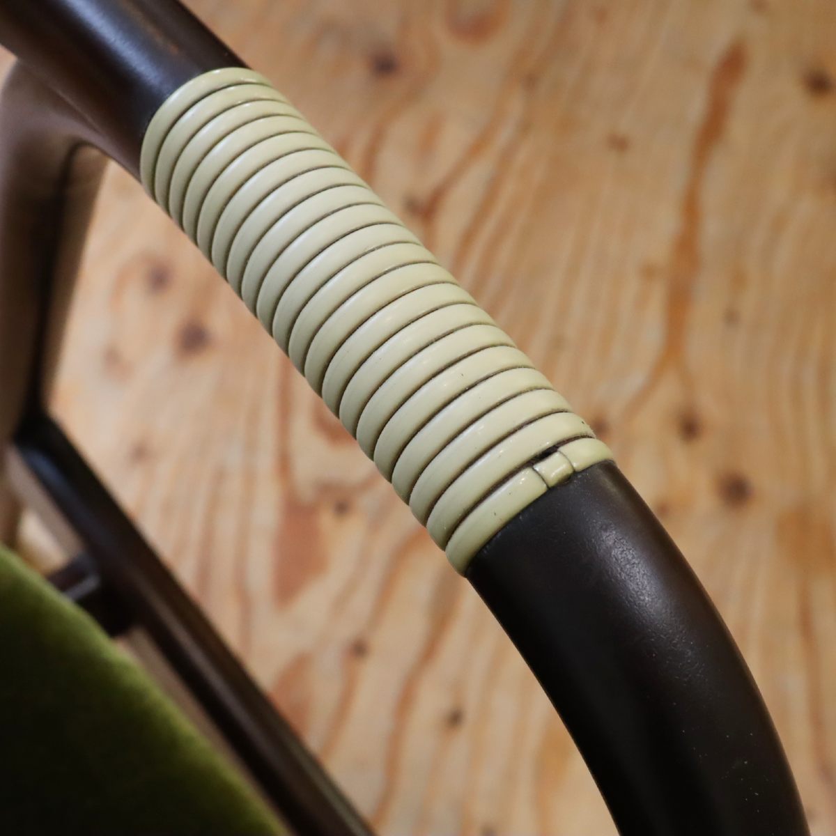 飛騨産業 アイガー / EIGER チェア アームチェア グリーン【1】キツツキ ヴィンテージ