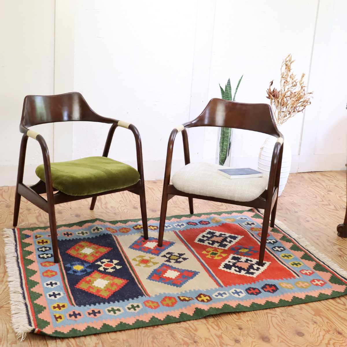 飛騨産業 アイガー / EIGER チェア アームチェア オフホワイト【1】キツツキ ヴィンテージ