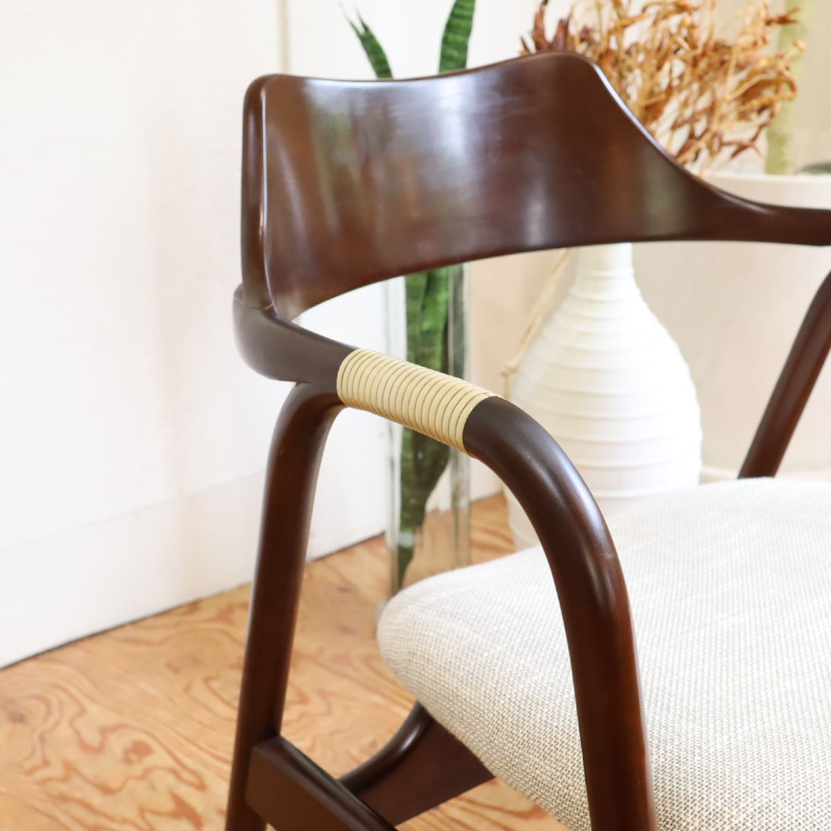 飛騨産業 アイガー / EIGER チェア アームチェア オフホワイト【1】キツツキ ヴィンテージ