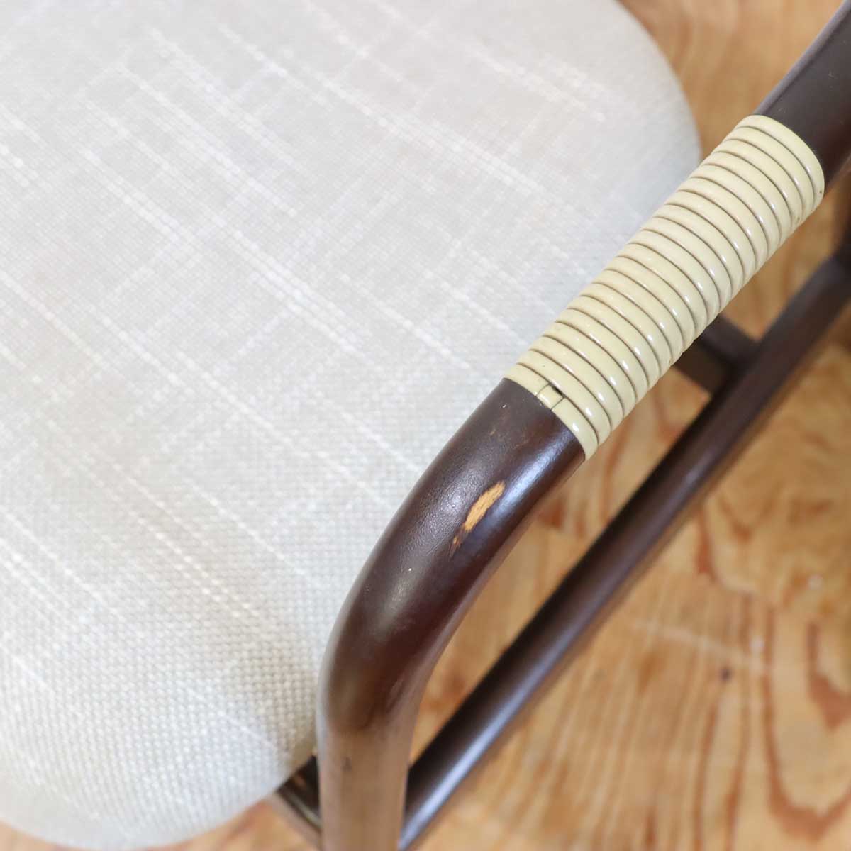 飛騨産業 アイガー / EIGER チェア アームチェア オフホワイト【2】キツツキ ヴィンテージ