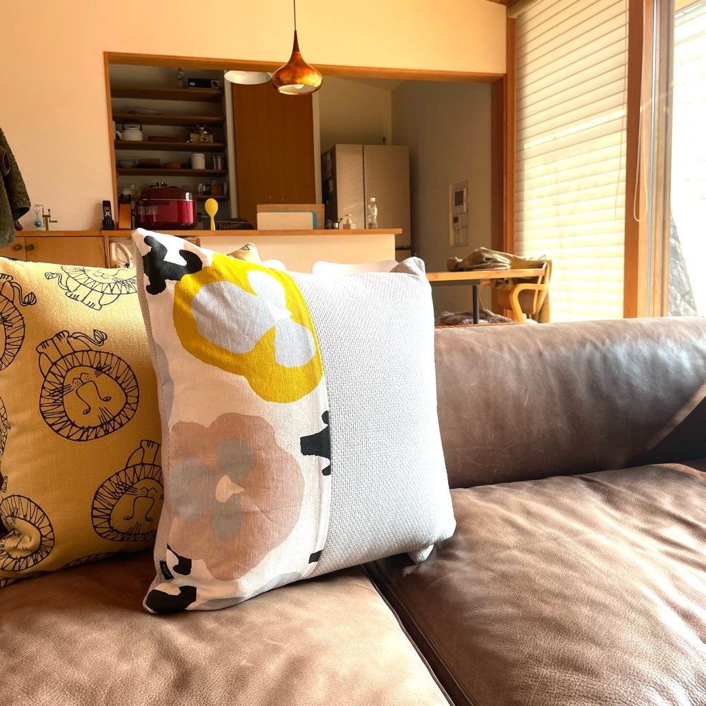 オリジナルクッション 45×45 リサイクルダウン&フェザーマリメッコ 羽毛布団から再生した100%リサイクル