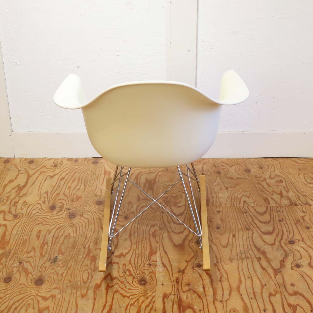 ハーマンミラー / Herman Miller イームズ プラスチックシェル アームシェル ロッカーベース 中古