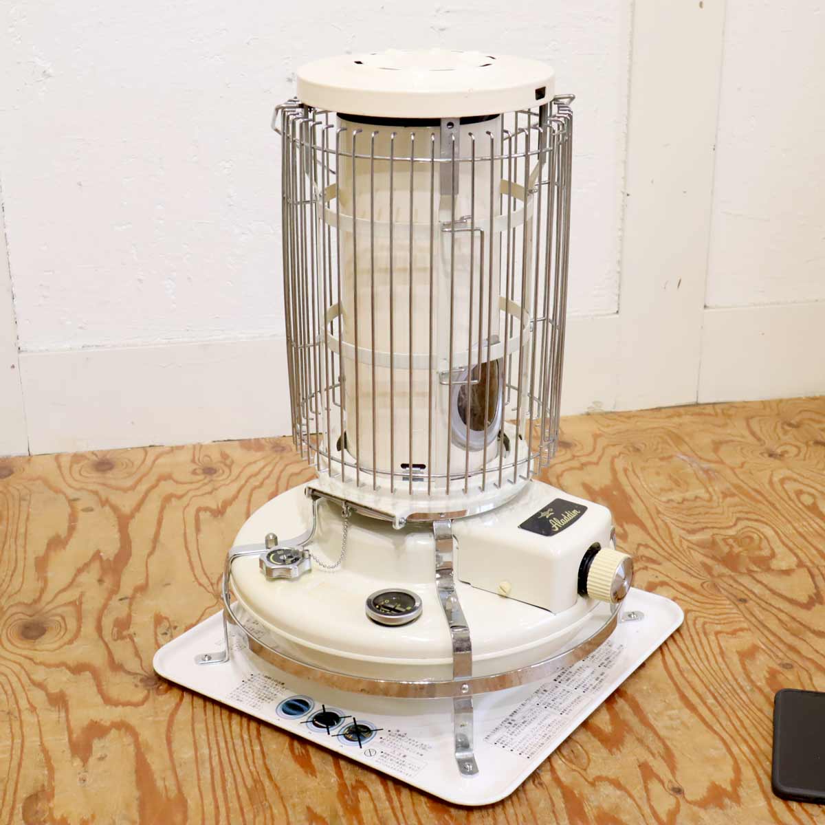 アラジン / Aladdin ブルーフレームヒーター 【2】 石油ストーブ シリーズ39型 ホワイト 中古