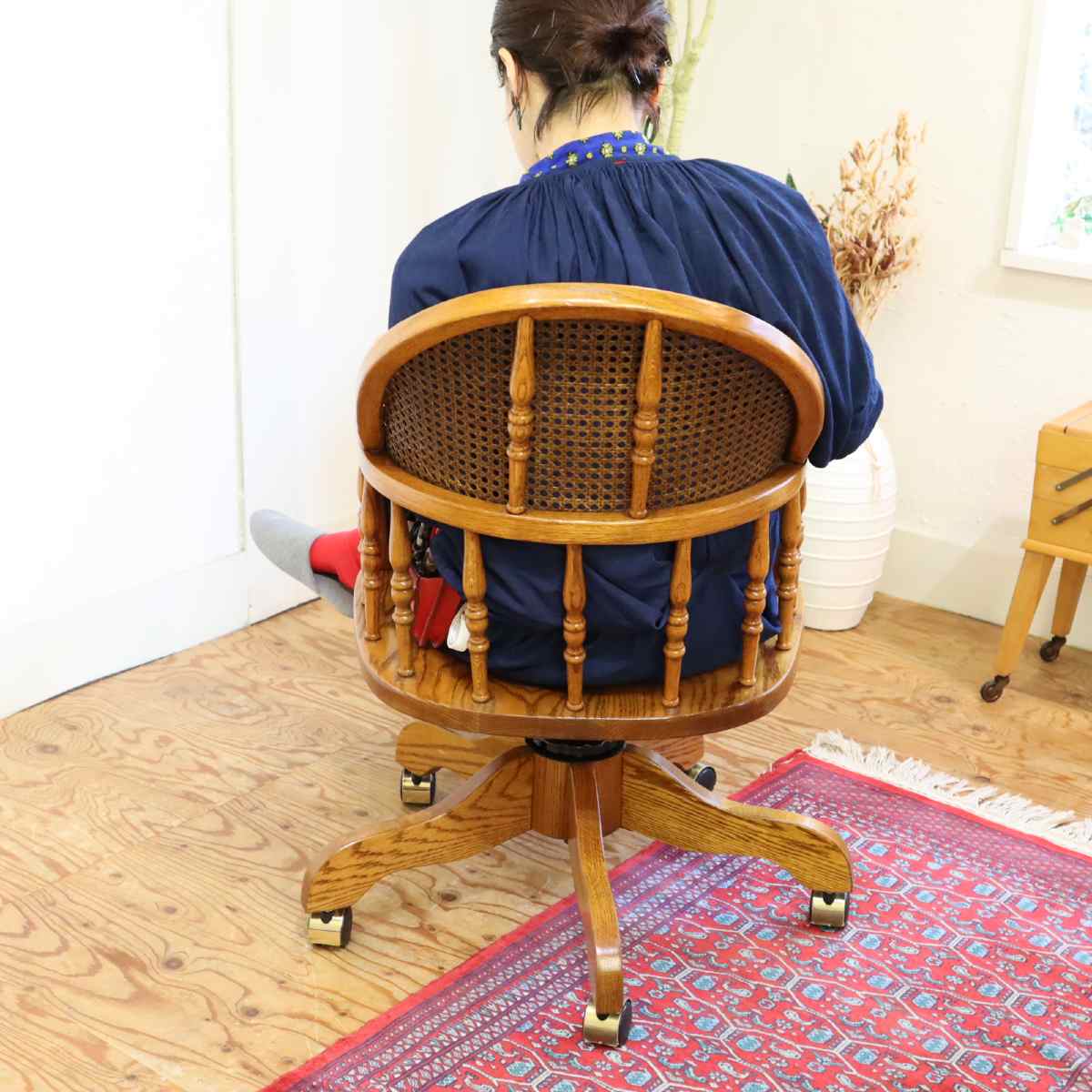 シンリ― / Shin-Lee デスクチェア アームチェア IDC大塚家具取り扱い 中古