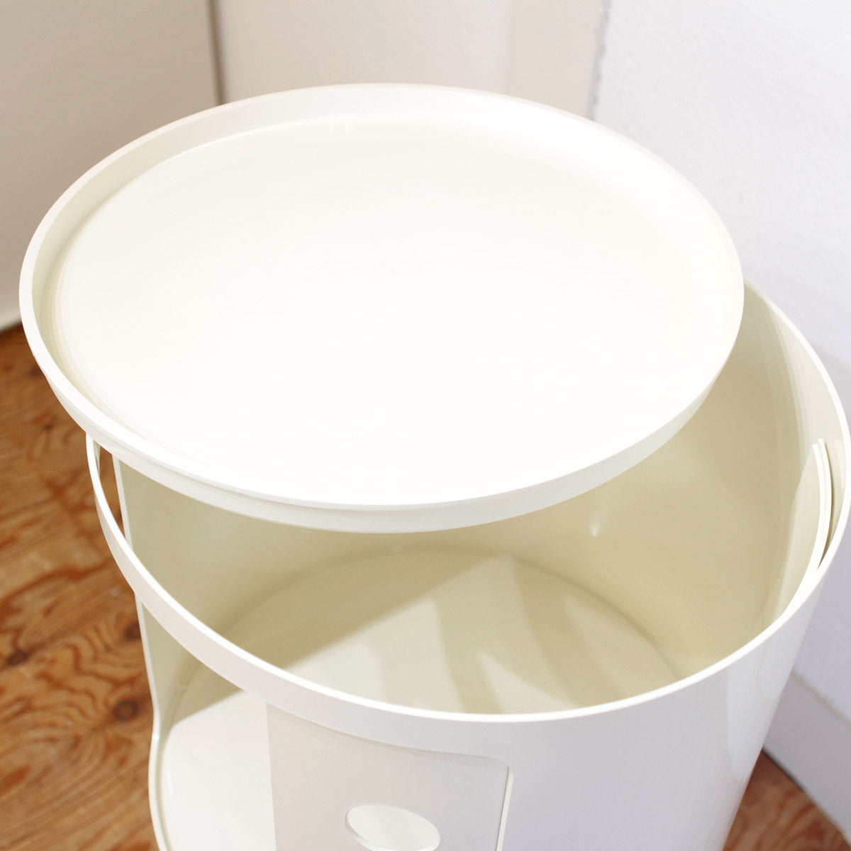 カルテル / Kartell コンポ二ビリ ラウンドエレメント 2段 ホワイト キャスター付き イタリア製 中古