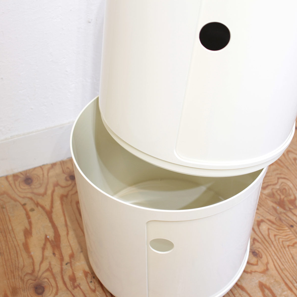 カルテル / Kartell コンポ二ビリ ラウンドエレメント 2段 ホワイト キャスター付き イタリア製 中古