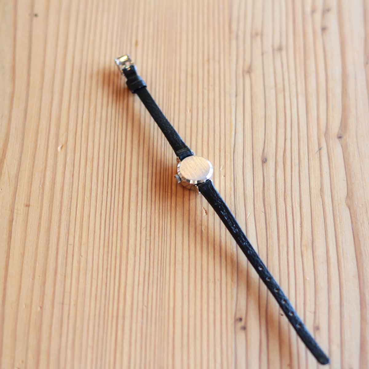 オメガ / OMEGA カットガラス 2Pダイヤ 【26】レディース アンティーク腕時計 中古