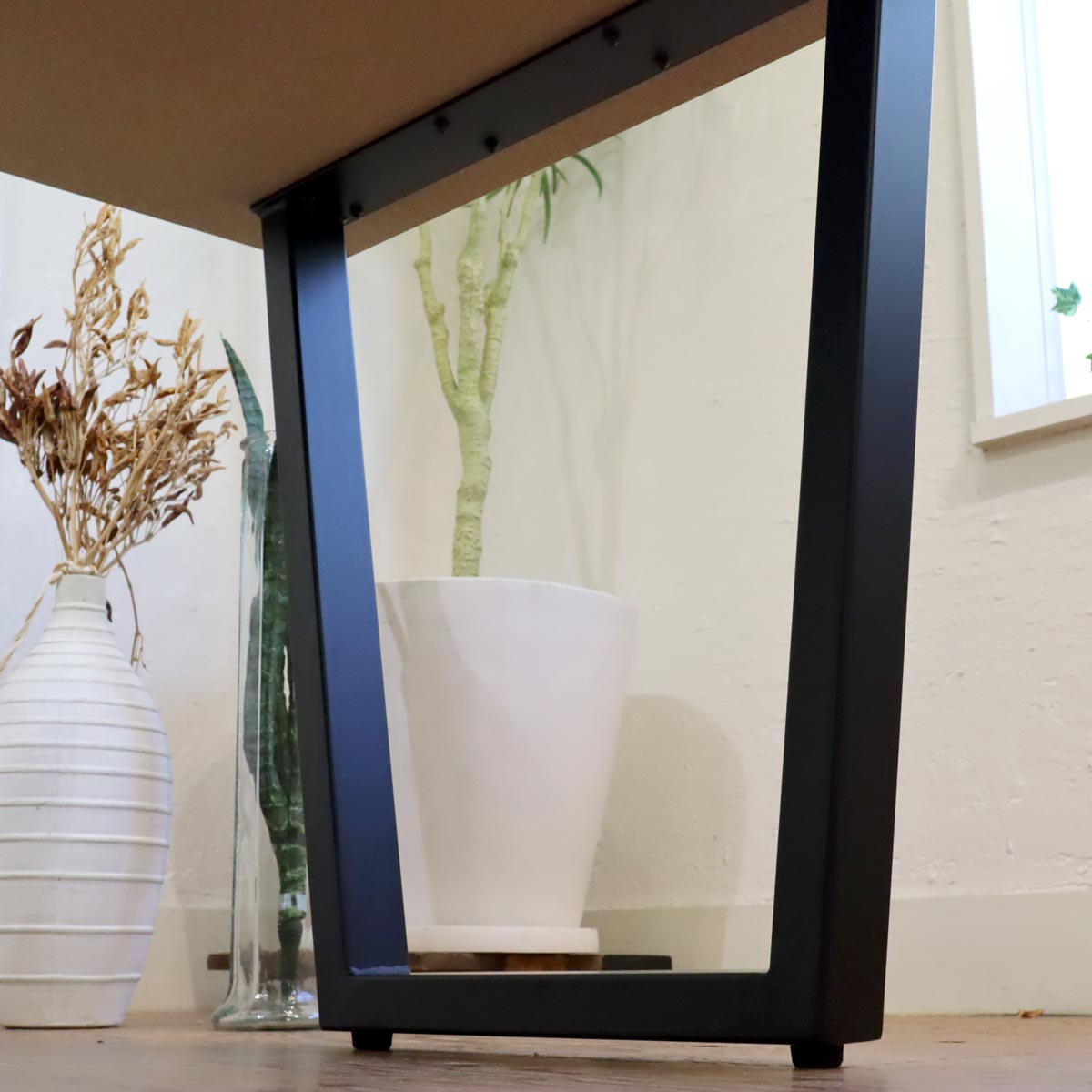 Kanademono / 金物家具のかなでもの THE TABLE リノリウム MAUVE TRAPEZOID Black Steel ダイニングテーブル  中古