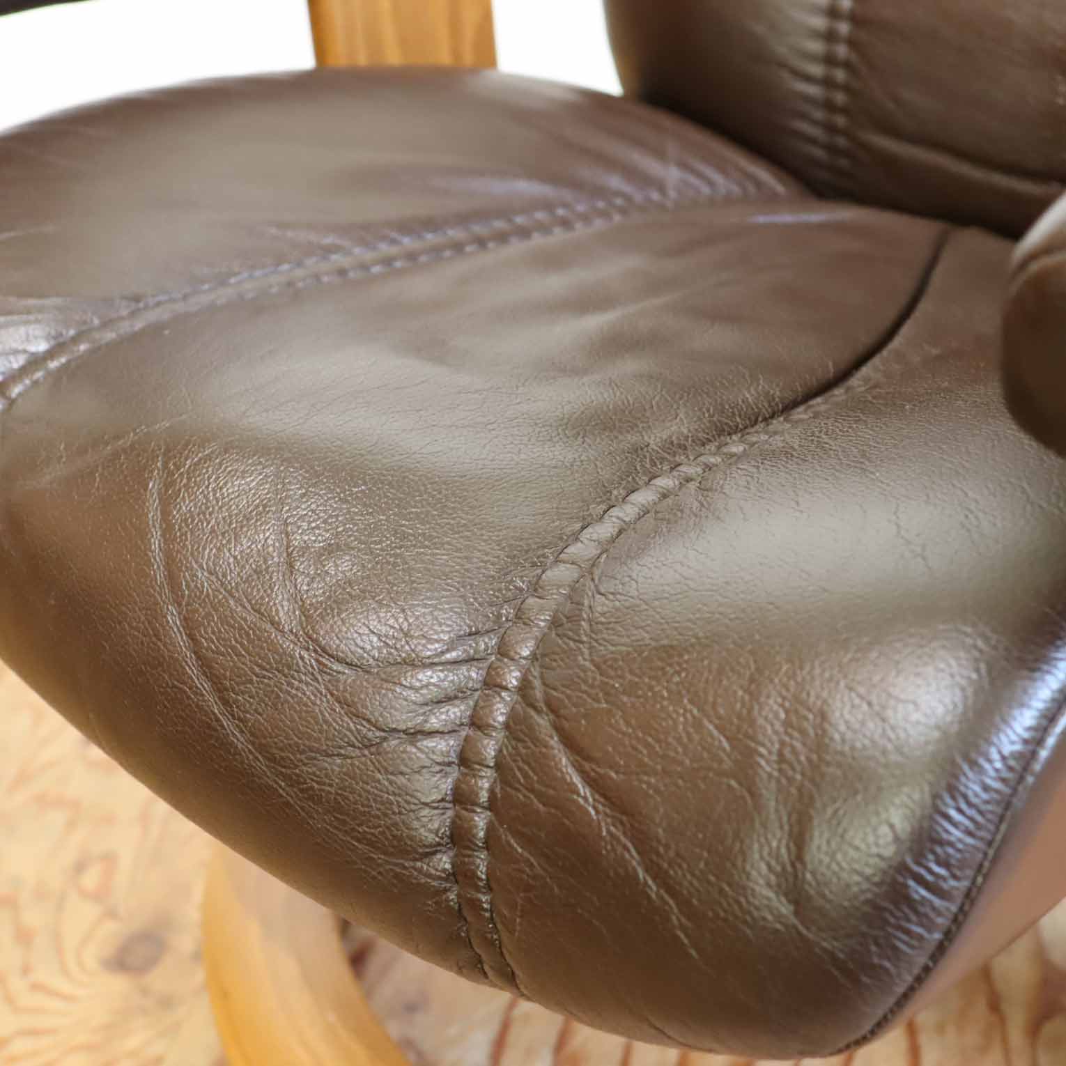 エコーネス / EKORNES コンサルM ストレスレスチェア&オットマン 本革張り 中古