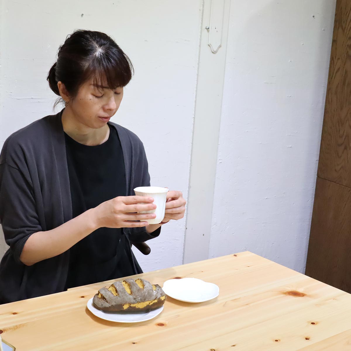 シェリー / shelley デインティホワイト  カップ&ソーサー&プレート トリオ  イギリス製 ヴィンテージ