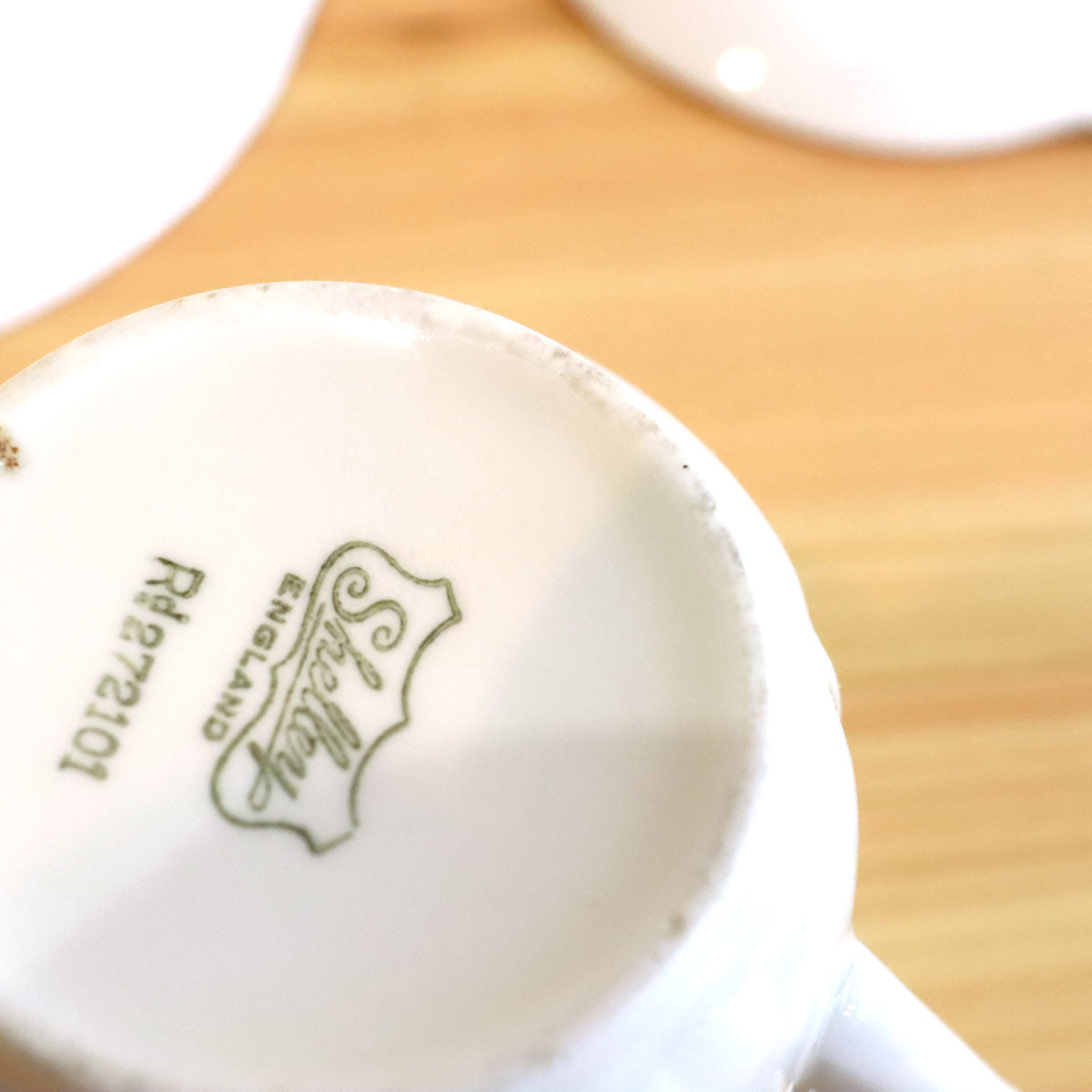 シェリー / shelley デインティホワイト  カップ&ソーサー&プレート トリオ  イギリス製 ヴィンテージ