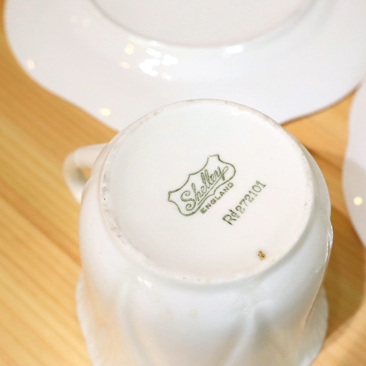 シェリー / shelley デインティホワイト  カップ&ソーサー&プレート トリオ  イギリス製 ヴィンテージ