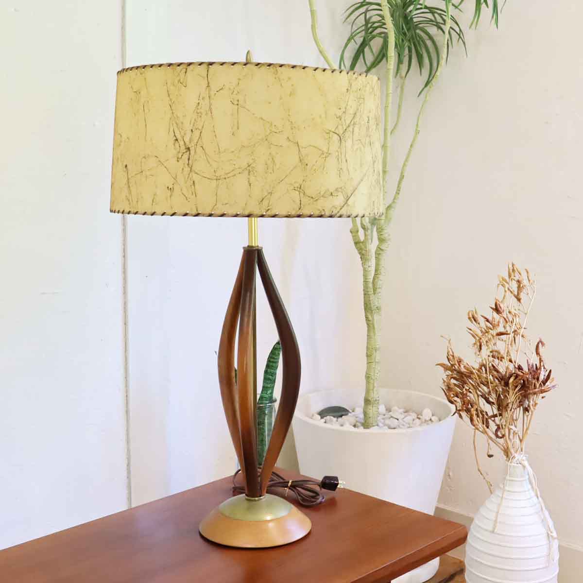 ウォールナットと真鍮のスタンドライト アメリカンヴィンテージ 照明