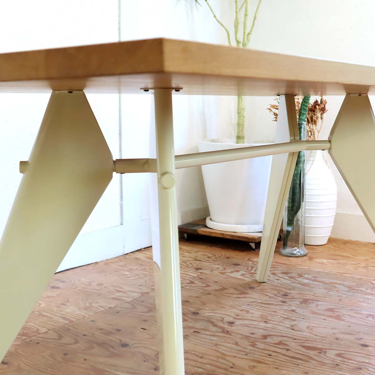 ヴィトラ / Vitra EM テーブル EM Table ジャン・プルーヴェ ソリッドオーク 中古