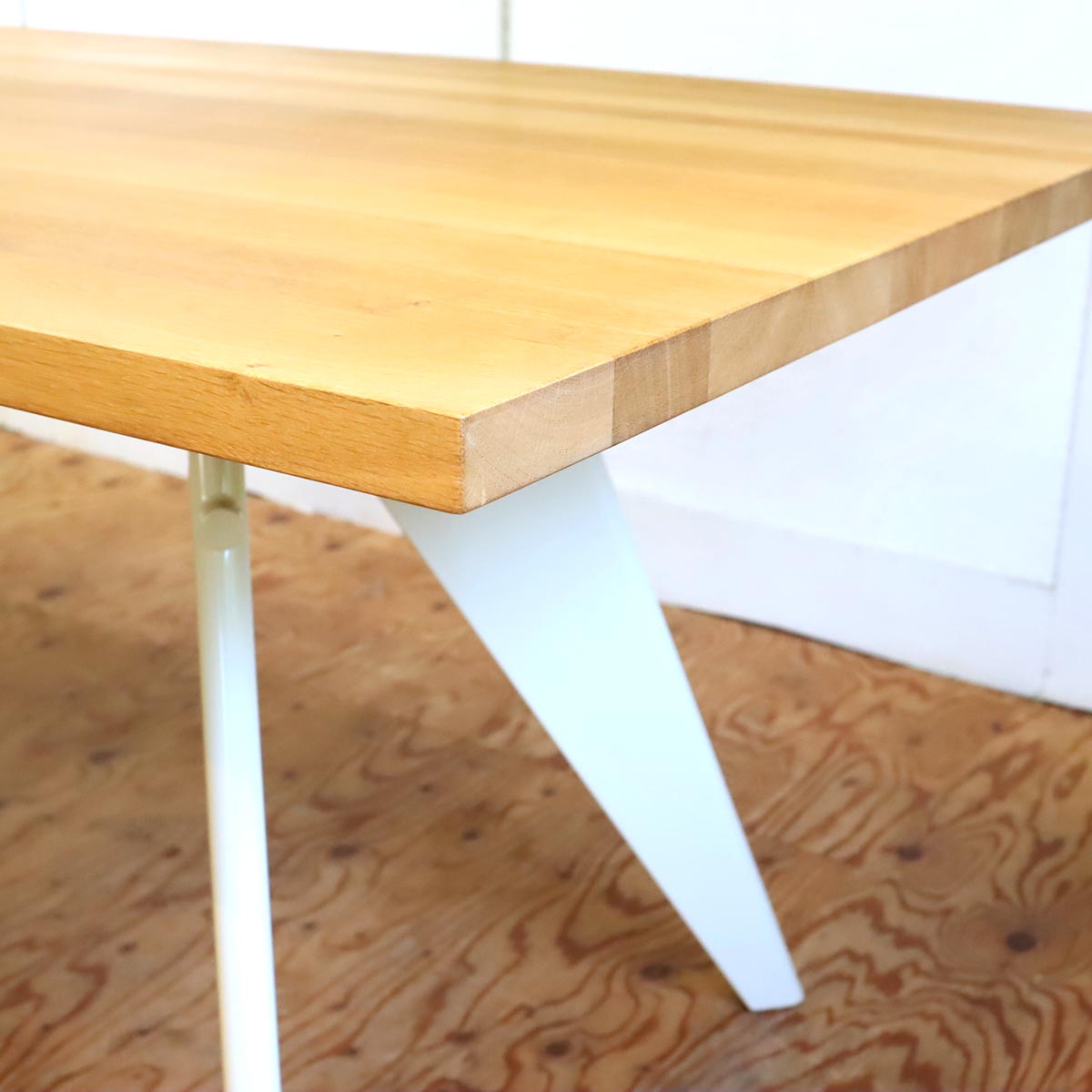 ヴィトラ / Vitra EM テーブル EM Table ジャン・プルーヴェ ソリッドオーク 中古