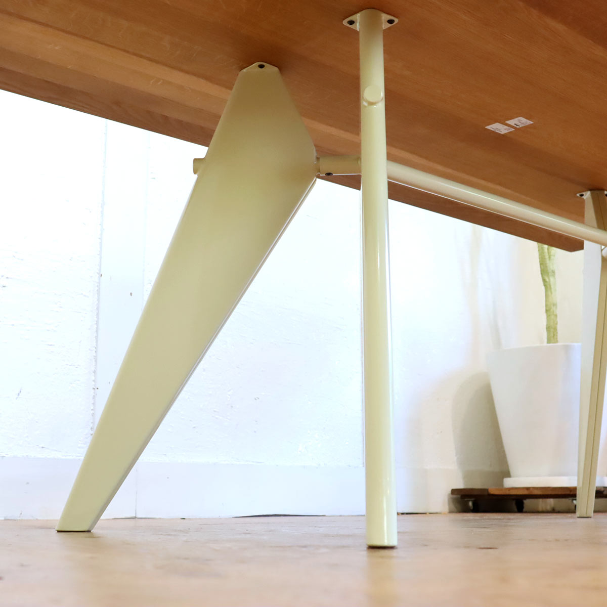 ヴィトラ / Vitra EM テーブル EM Table ジャン・プルーヴェ ソリッドオーク 中古