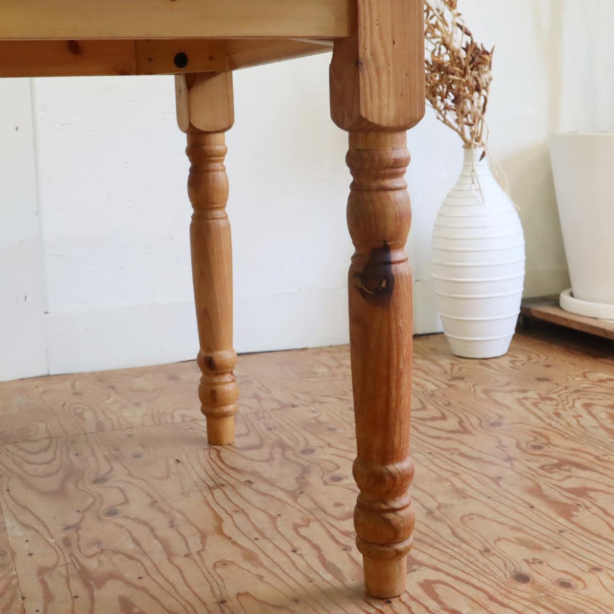 リバイブモブラープロジェクト ラウンドテーブル ダイニングテーブル カントリー調 再生家具