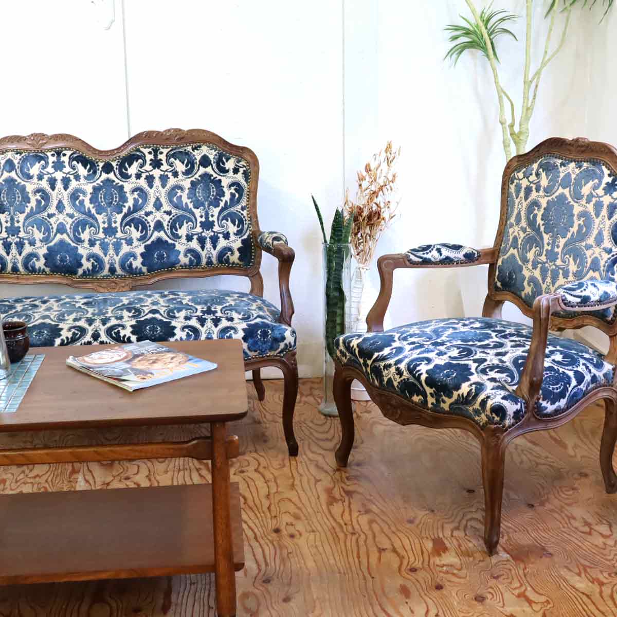 クラシカル アームチェア 【1】 ヴィンテージ ロココ 猫脚 鋲打ち ブルー