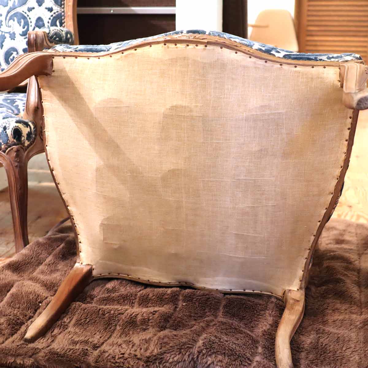 クラシカル アームチェア 【1】 ヴィンテージ ロココ 猫脚 鋲打ち ブルー