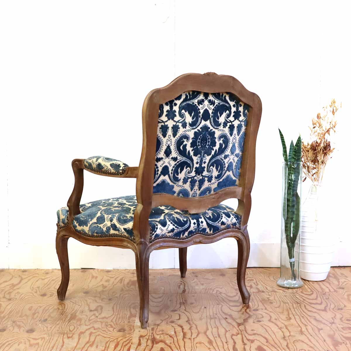 クラシカル アームチェア 【1】 ヴィンテージ ロココ 猫脚 鋲打ち ブルー