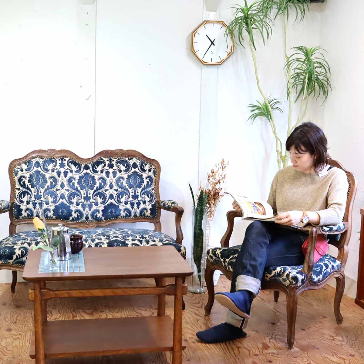 クラシカル アームチェア 【1】 ヴィンテージ ロココ 猫脚 鋲打ち ブルー