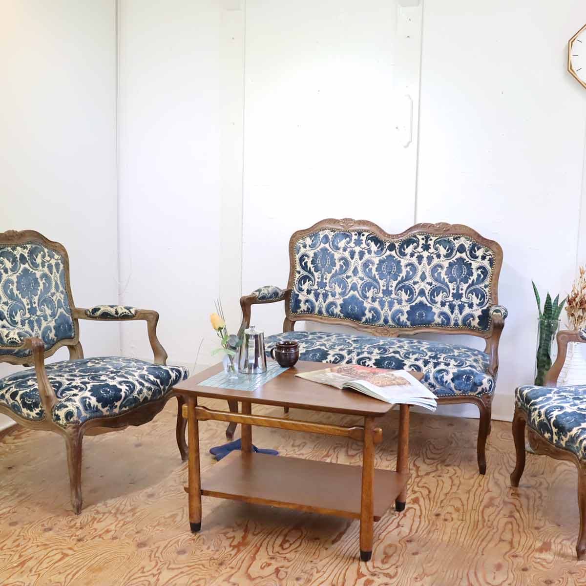 クラシカル ラブシート ソファ 2P 二人掛け ヴィンテージ ロココ 猫脚 鋲打ち ブルー