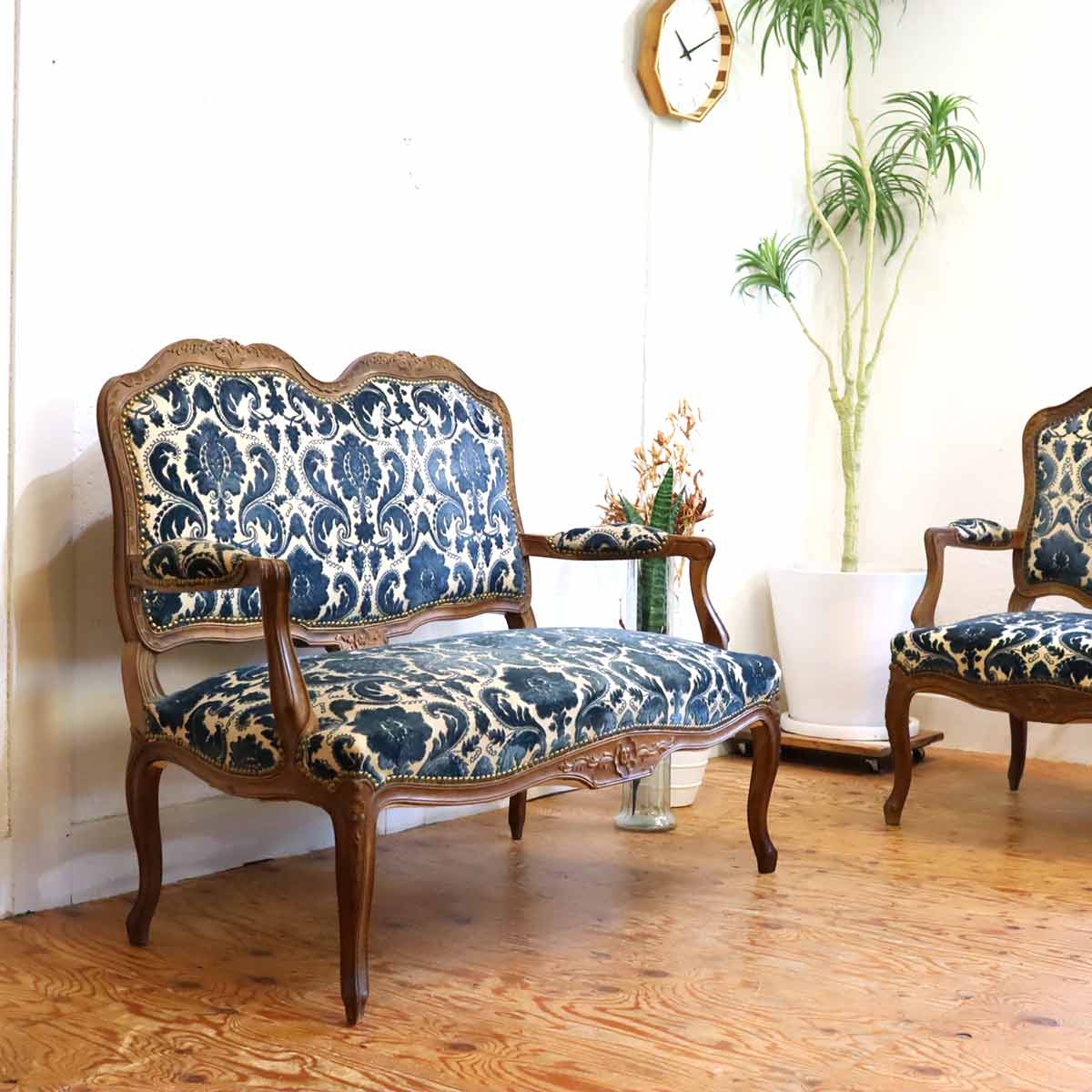 クラシカル ラブシート ソファ 2P 二人掛け ヴィンテージ ロココ 猫脚 鋲打ち ブルー