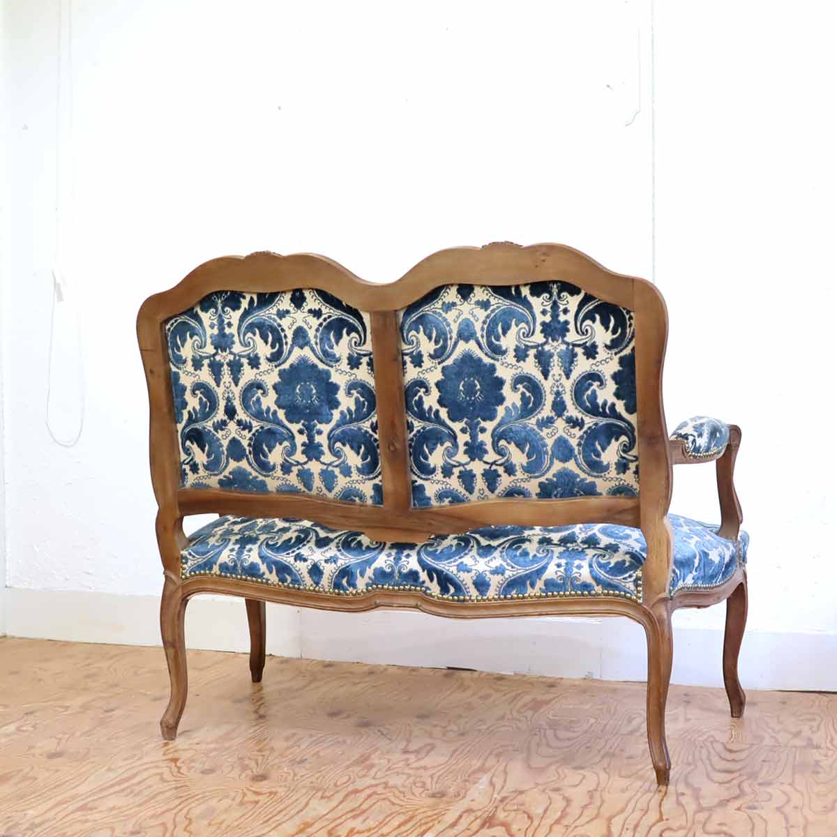 クラシカル ラブシート ソファ 2P 二人掛け ヴィンテージ ロココ 猫脚 鋲打ち ブルー