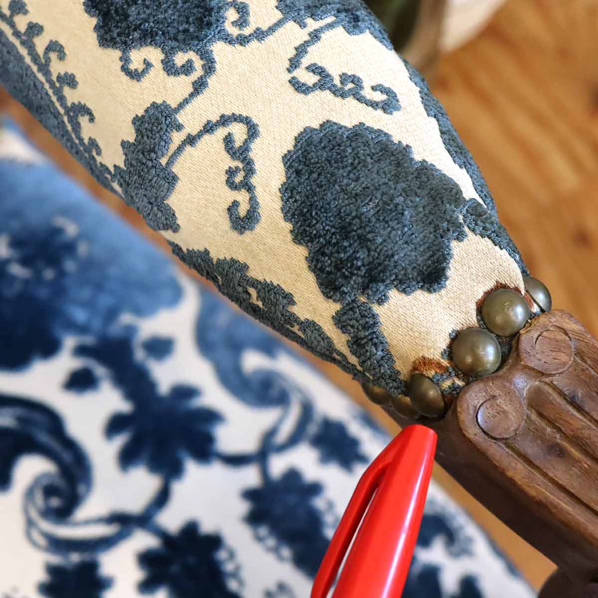 クラシカル ラブシート ソファ 2P 二人掛け ヴィンテージ ロココ 猫脚 鋲打ち ブルー