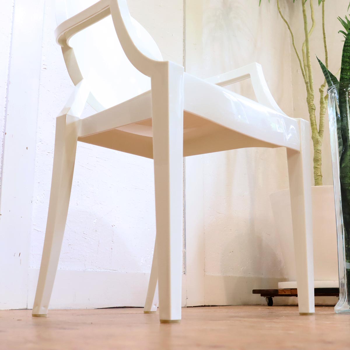 カルテル / Kartell ルイゴースト チェア ホワイト フィリップ・スタルク 中古