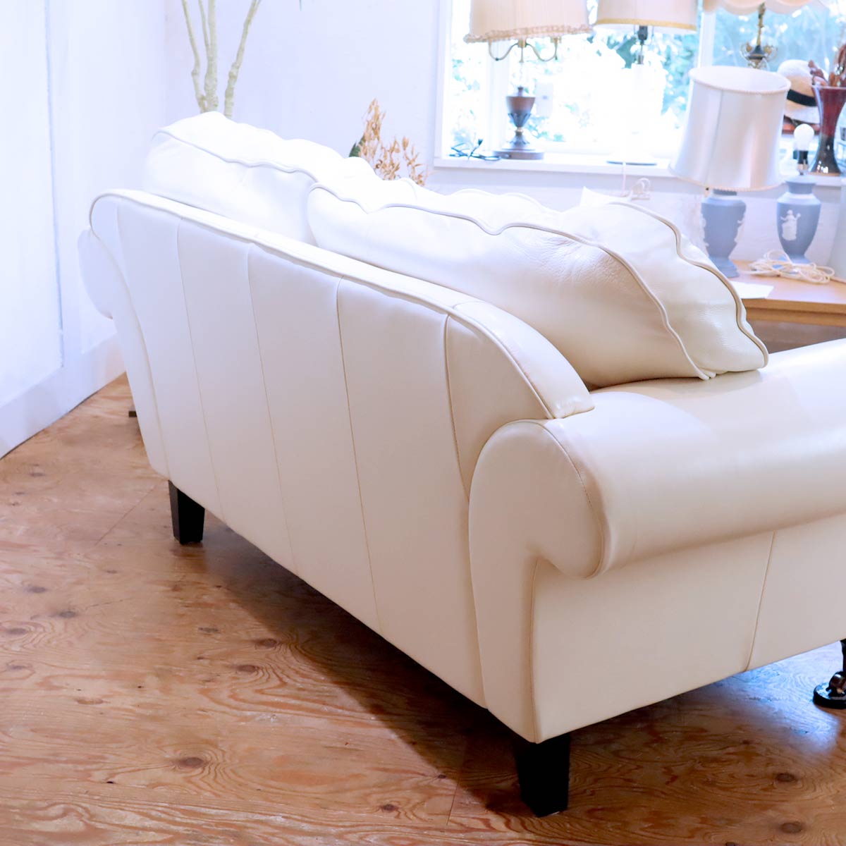ローラアシュレイ / Laura Ashley モーティマ 2シーター 2人掛けソファ 本革 ホワイト 中古