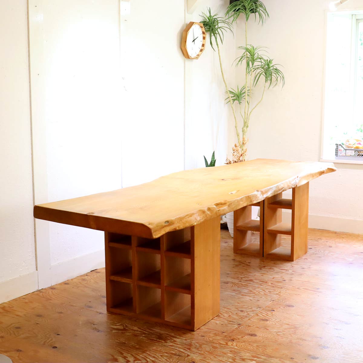 ニレ 楡 一枚板テーブル 大きなテーブル 天然木 無垢材 耳付き 幅260 中古