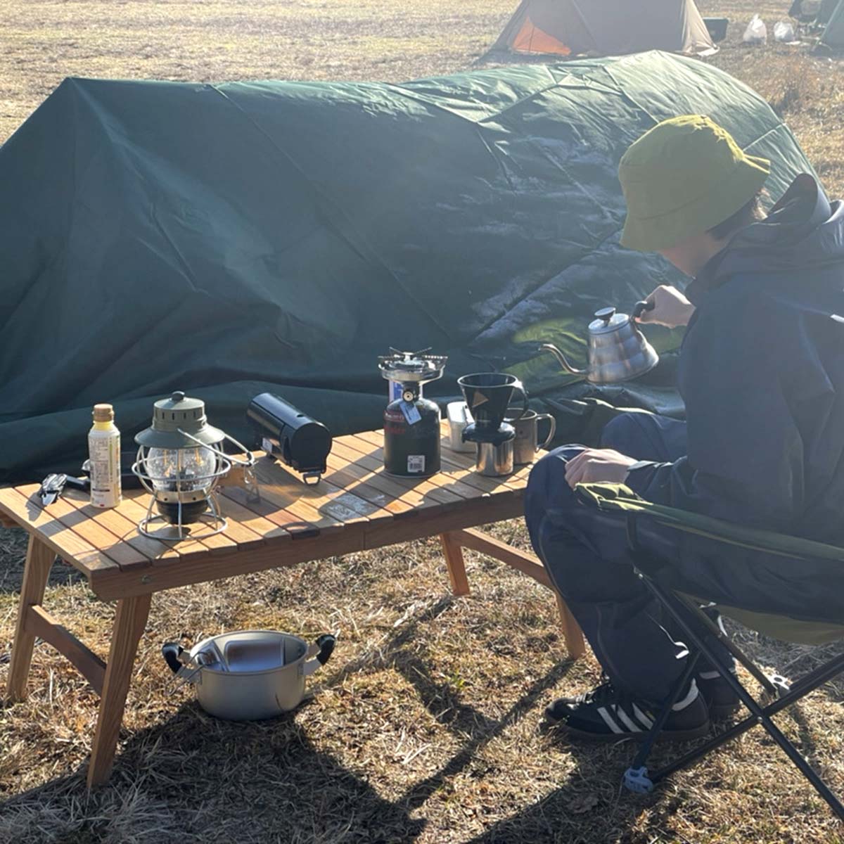 リバイブモブラープロジェクト 総無垢材 不要になった古い家具の木材から作った 折り畳めるテーブル アウトドアテーブル 地球環境にいちばん優しい家具 SDGs