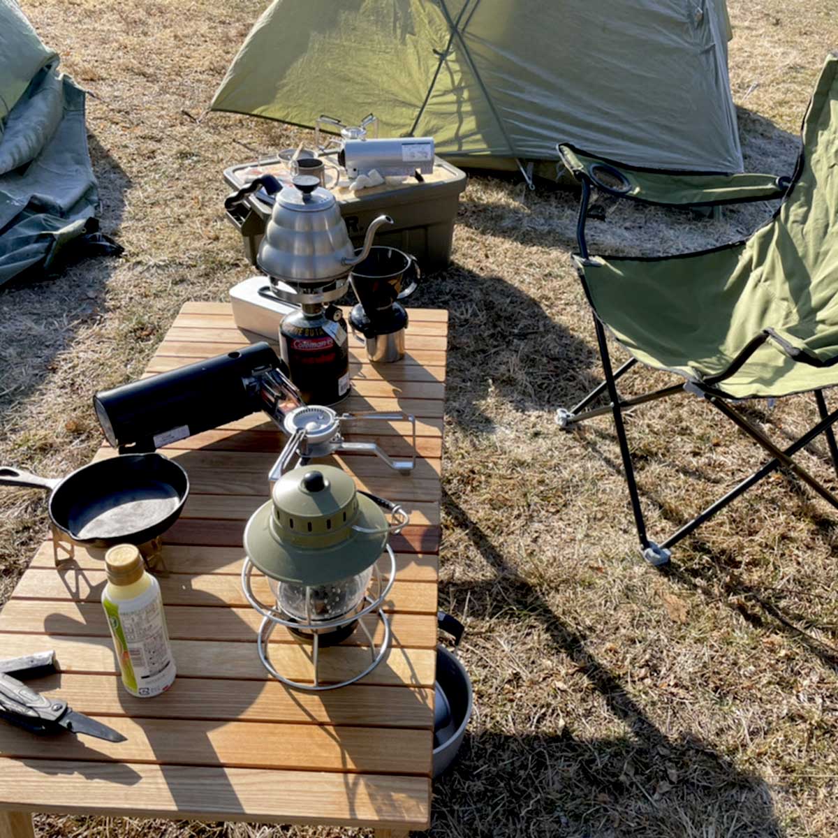 リバイブモブラープロジェクト 総無垢材 不要になった古い家具の木材から作った 折り畳めるテーブル アウトドアテーブル 地球環境にいちばん優しい家具 SDGs