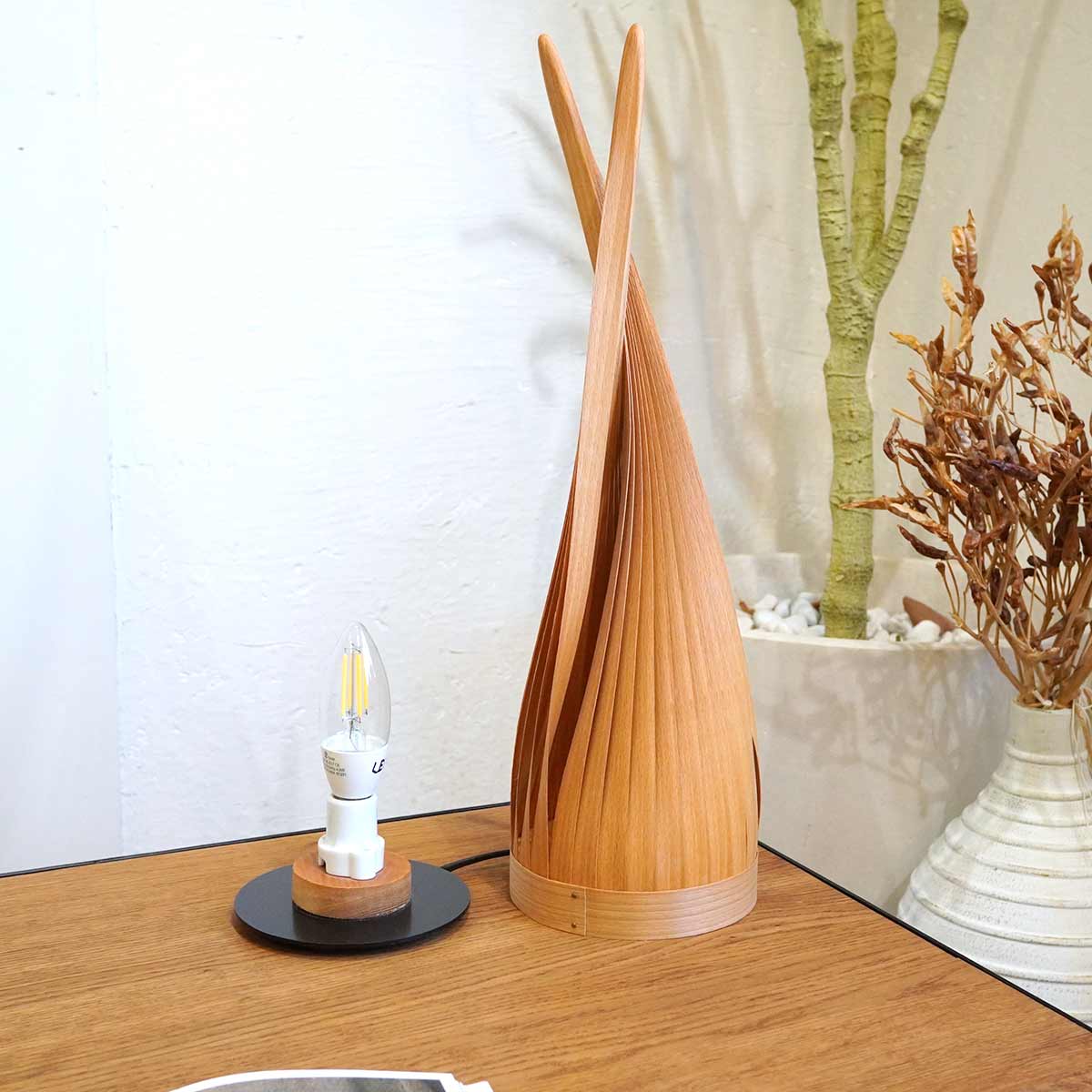 アトリエリベロ / Atelier Libero こもれび komorebi  tsi-1 テーブルランプ 間接照明 木の照明  展示品