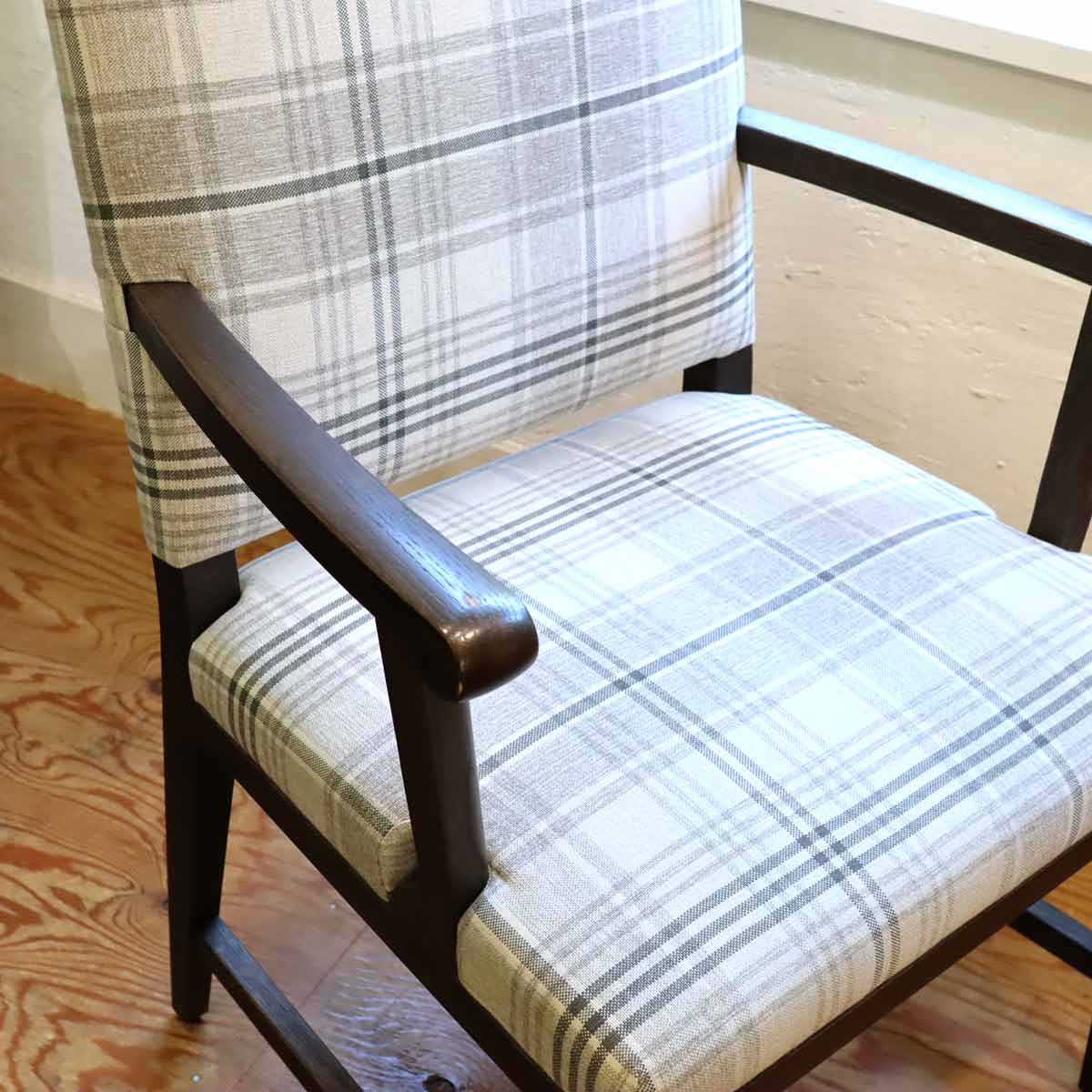 エーディーコア / AD CORE ネオクラシコ アームチェア ダイニングチェア キャメルバックチェア 【1】 展示品