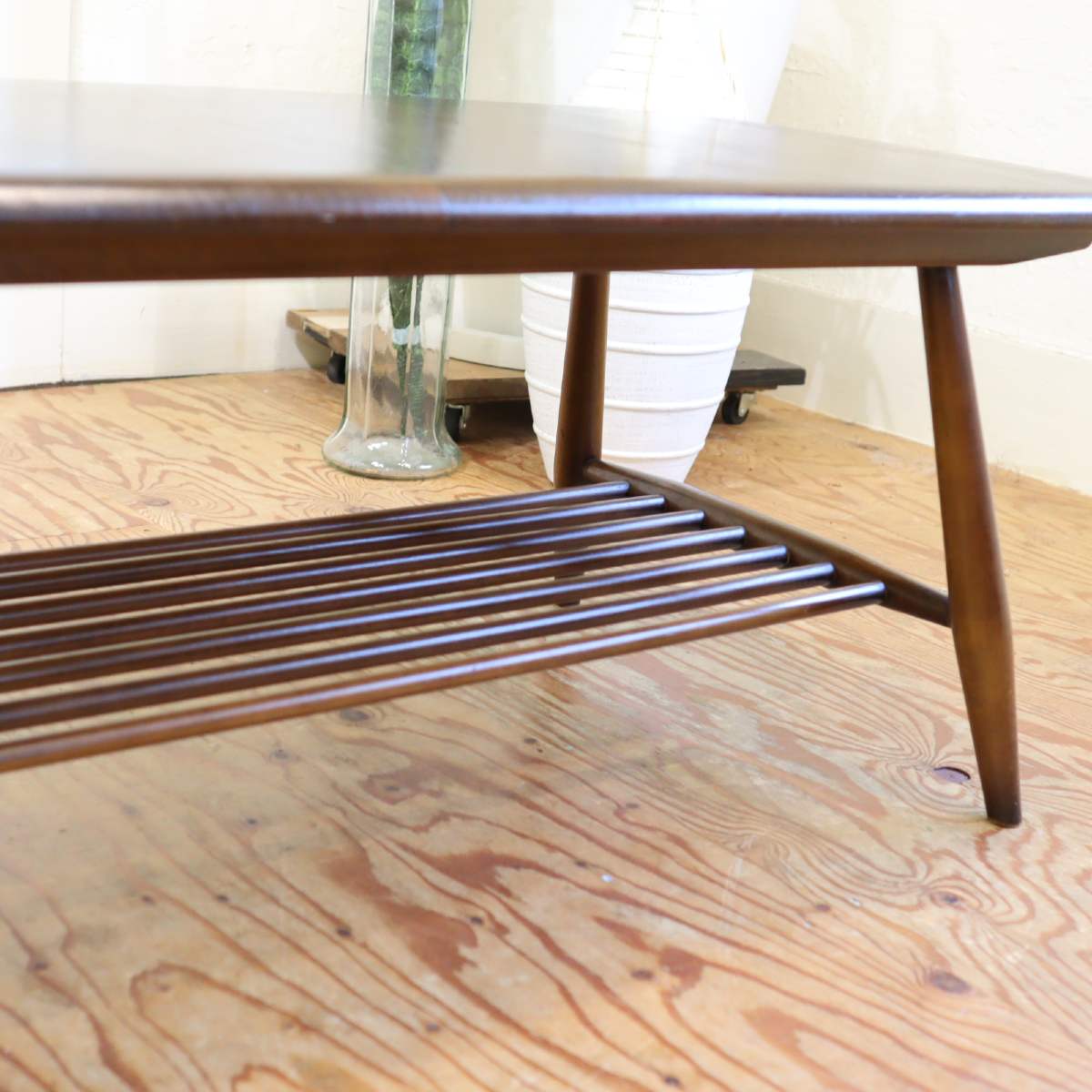 アーコール / ERCOL ウィンザーコーヒーテーブル ローテブル マガジンラック付き イギリス製 中古