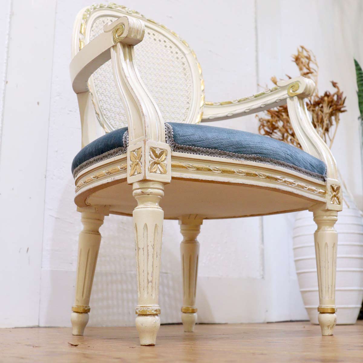 クラシカル キッズチェア 子供椅子 アンティーク調 ホワイト 中古