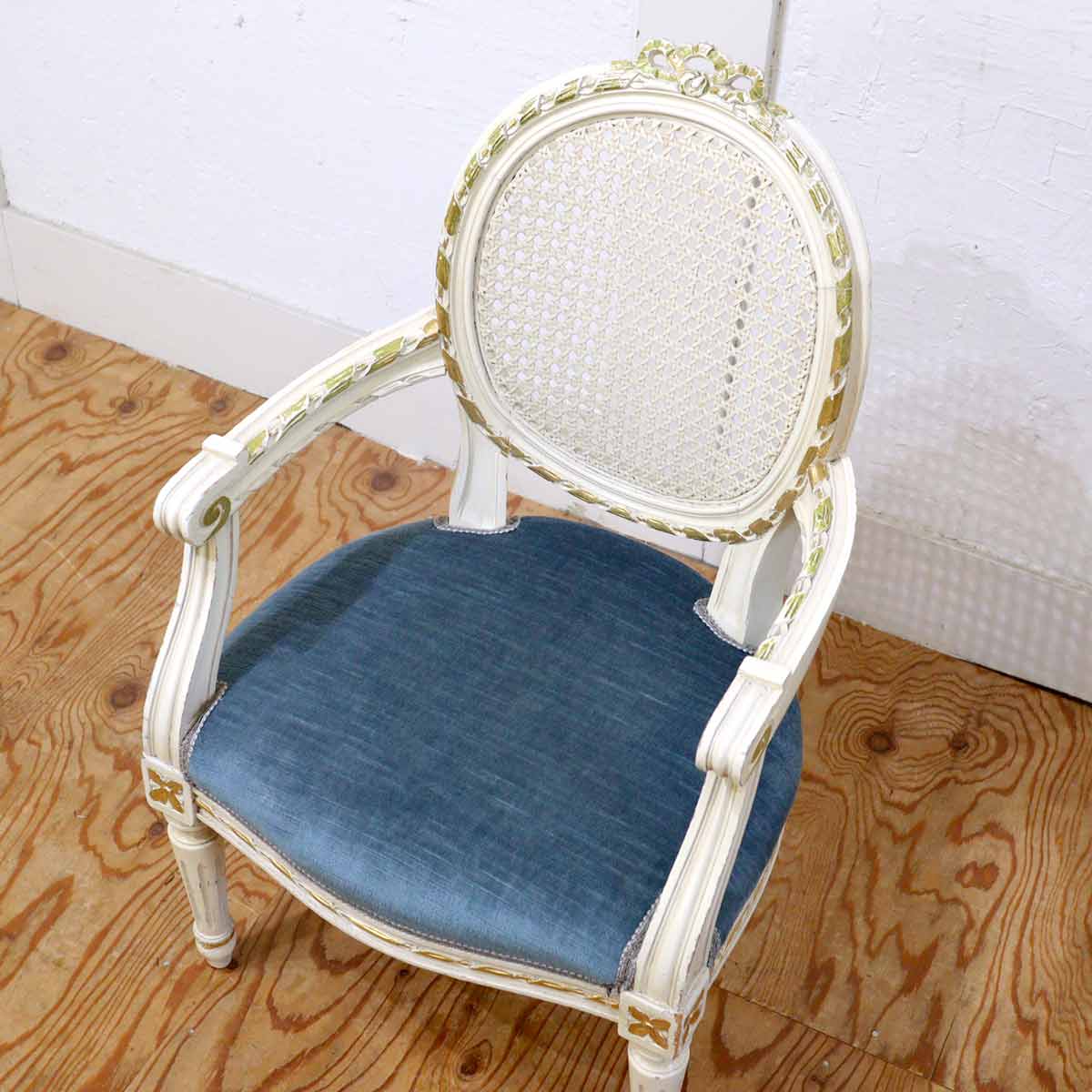 クラシカル キッズチェア 子供椅子 アンティーク調 ホワイト 中古