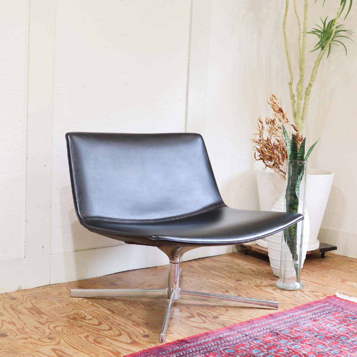 アルペール / arper カティファ80ラウンジチェア 回転ベース 本革 ブラック 4本脚 リエヴォレ・アルテール・モリーナ イタリア 中古