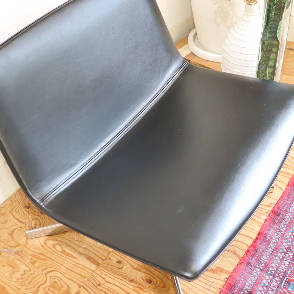 アルペール / arper カティファ80ラウンジチェア 回転ベース 本革 ブラック 4本脚 リエヴォレ・アルテール・モリーナ イタリア 中古